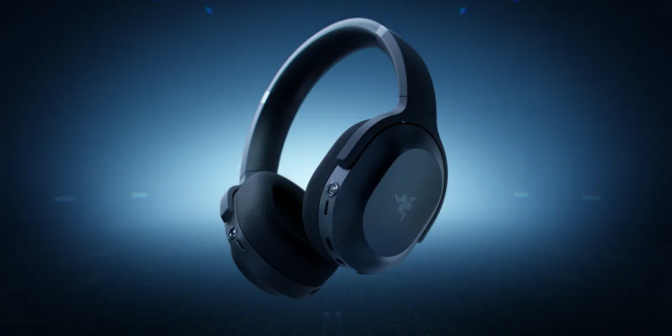 Razer’s AI wearable is a headset with built-in cameras