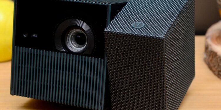 TCL’s PlayCube projector is more fun than a Rubik’s Cube