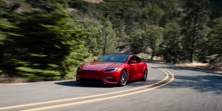 Tesla discontinuing Model S and Model X to make room for robots