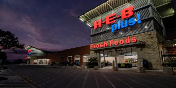 Texas chain beats out top food giants such as Costco and Trader Joe's as America's top grocery store