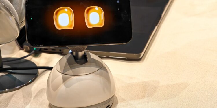 This desktop charger turns your iPhone into a robotic AI assistant