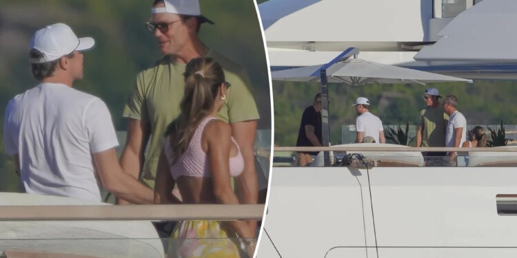 Tom Brady began 2026 with a yacht party alongside Leonardo DiCaprio
