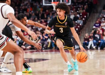 Vanderbilt Commodores guard Tyler Tanner (3) drives against the South Carolina Gamecocks.