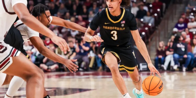 Vanderbilt Commodores guard Tyler Tanner (3) drives against the South Carolina Gamecocks.