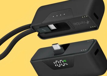 You can break apart and share this 10K power bank like a KitKat bar