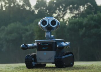 You can’t buy Zeroth’s WALL-E robot in the US, but you can get its cousin