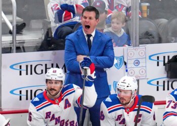 Get a 100% deposit match up to $100 + free pick for Rangers vs. Flyers