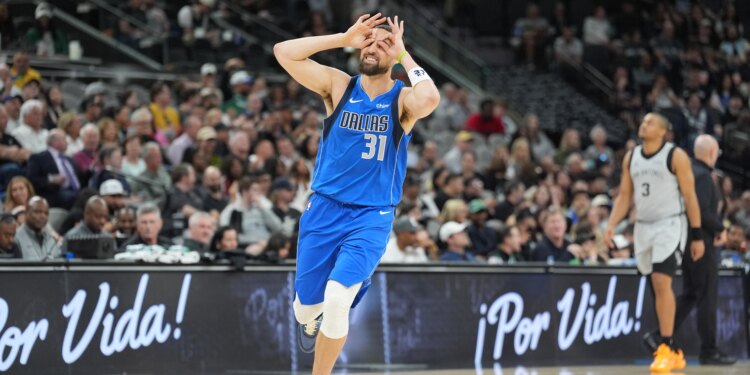 Bet $5, Get $150 in bonus bets for Mavericks vs. Lakers