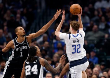 Bet $5, get $200 in bonus bets if your bet wins for Mavericks vs. Spurs