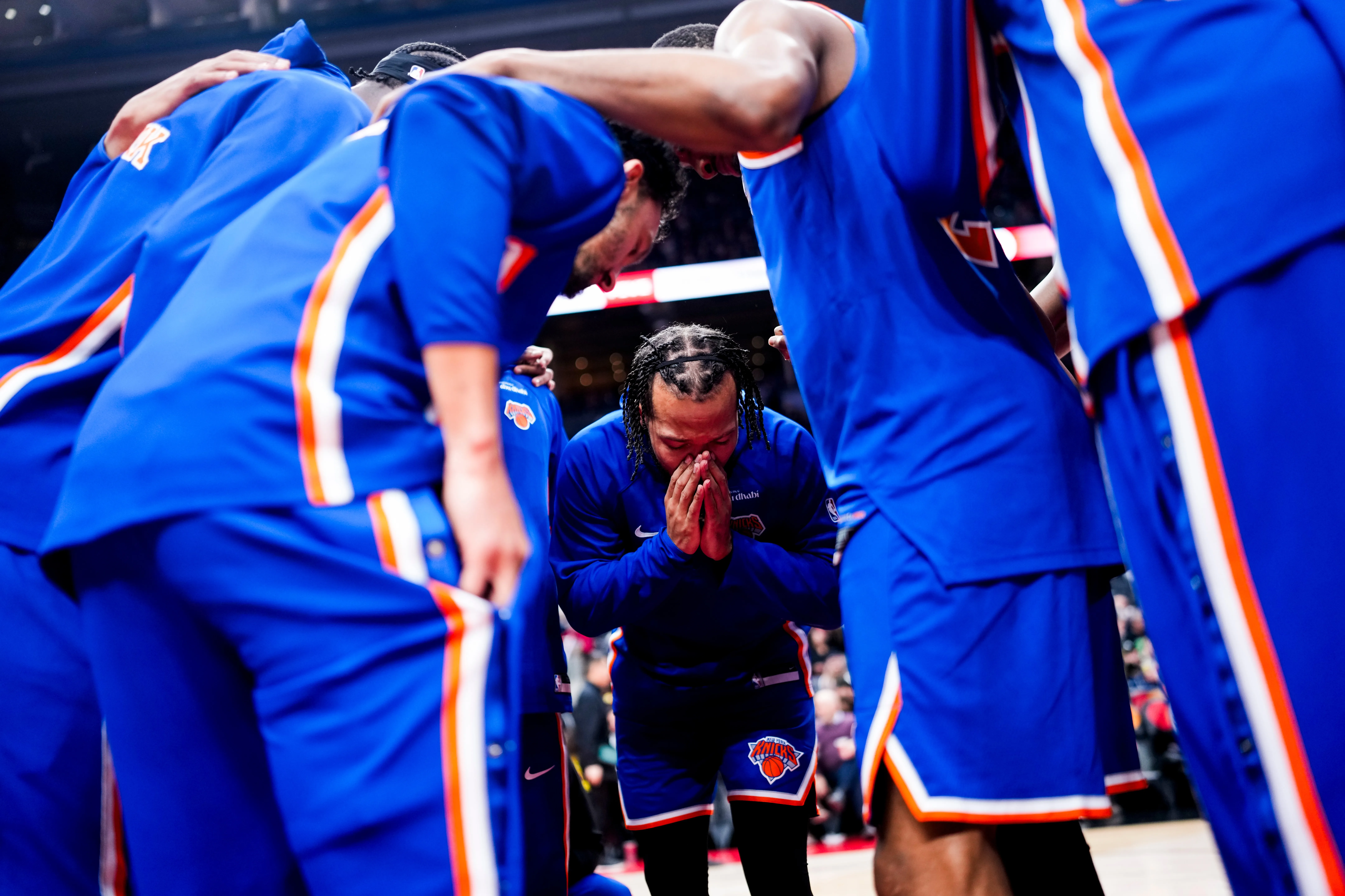 Bet $5, get $300 in bonus bets if your bet wins for Knicks vs. Lakers