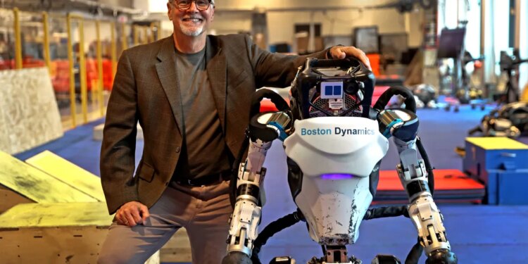 Boston Dynamics CEO Robert Playter is stepping down after six years