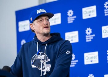 New York Giants defensive coordinator Charlie Bullen speaking to the media.