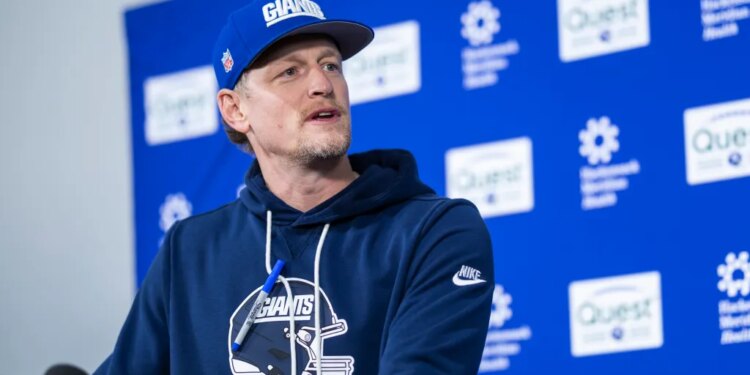 New York Giants defensive coordinator Charlie Bullen speaking to the media.