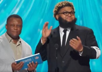 Druski on stage mispronouncing Jaxson Smith-Njigba's name at the NFL Honors.