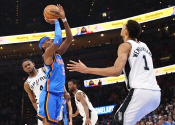 Get a 100% deposit match up to $100 + free pick for Thunder vs. Spurs