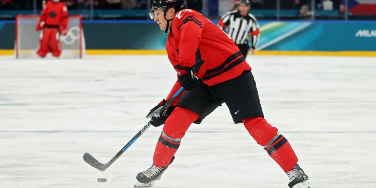 Get up to $1,000 matched in FanCash for men's hockey semifinals