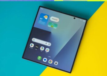 How to turn your foldable phone into a usable laptop replacement