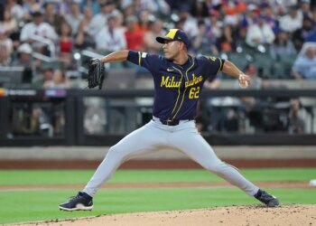 Jose Quintana #62 of the Milwaukee Brewers throws a pitch