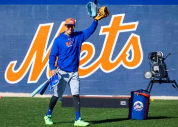New York Mets Infielder Mark Vientos waves during Spring Training.