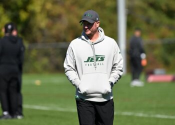Nathaniel Hackett looks on at practice in Florham Park, NJ.