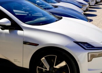 Polestar aims to shake off EV doldrums with 4 new models in 3 years