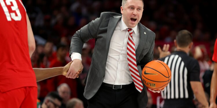 Trade $10, get $10 for college basketball futures