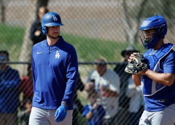 Trade $10, get $10 on World Series futures