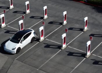Trump’s new ‘Buy American’ requirement for EV charging would dramatically curtail build-out