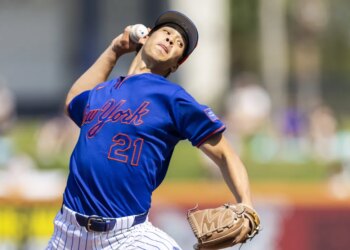 Jonah Tong delivers a pitch during the Mets' 6-0 spring training loss to the Cardinals on Feb. 25, 2026.