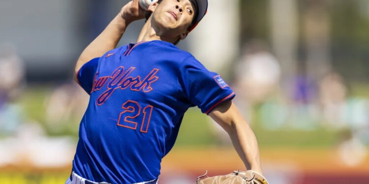 Jonah Tong delivers a pitch during the Mets' 6-0 spring training loss to the Cardinals on Feb. 25, 2026.