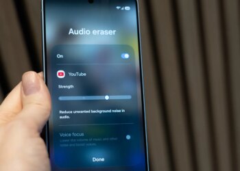 Samsung Galaxy S26 showing audio eraser feature