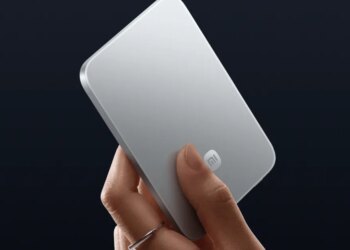 Xiaomi’s magnetic power bank is incredibly thin