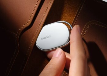Xiaomi’s tracker doesn’t need a case to clip to your keys