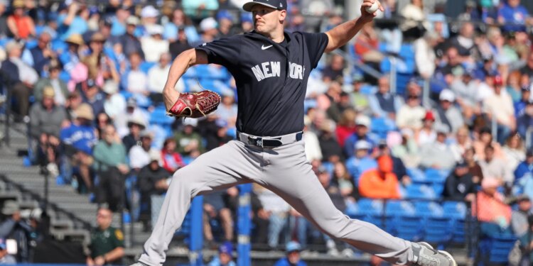 Yankees 'pretty high' on Brent Headrick as he fights for bullpen spot