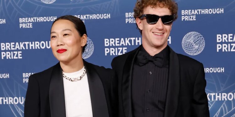 Priscilla Chan and Mark Zuckerberg attend the 2025 Breakthrough Prize Ceremony.