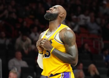Get a 100% deposit match up to $100 + free pick for Lakers vs. Magic