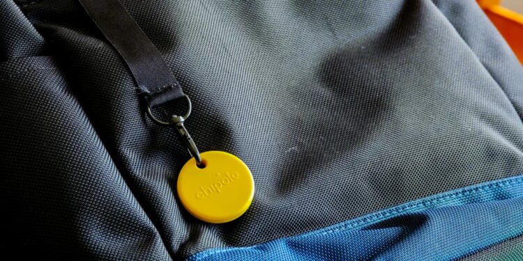 Android’s Find Hub adds iPhone-like luggage tracking links