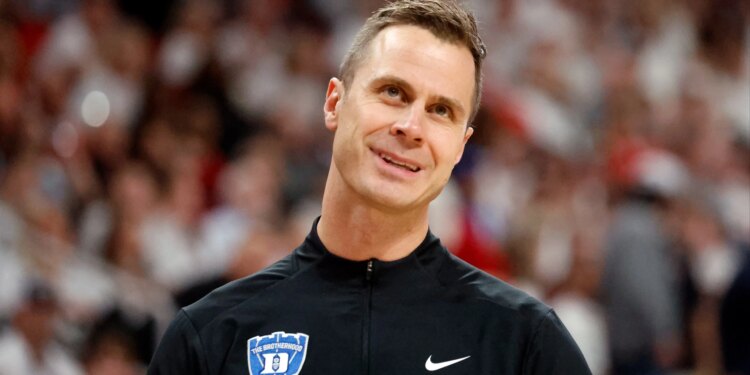 Bet $5 and get $200 in bonus bets if your North Carolina vs. Duke bet wins