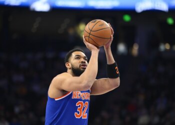 Bet $5, get $100 in bonus bets for Knicks vs. Warriors