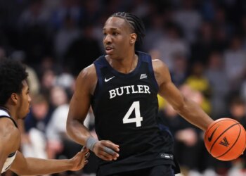 Butler Bulldogs forward Efeosa Oliogu-Elabor (4) controls the ball against the Villanova Wildcats.