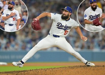 Dodgers' Alex Veisa honors daughter with custom gloves