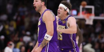Get $10 when you sign-up to Dabble for Lakers vs. Heat