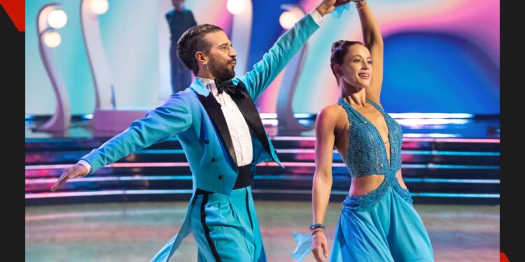 Get tickets to see Whitney Leavitt in 'Chicago' on Broadway