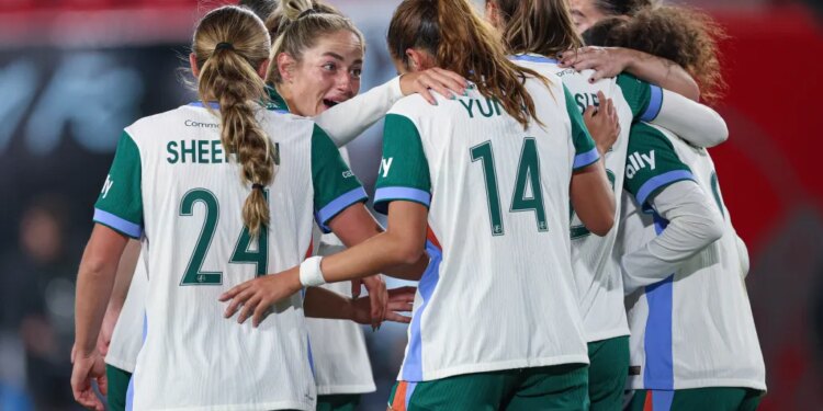 Melissa Kossler (25) celebrates with teammates after scoring a goal in second half of Denver Summit's 2-0 win over Gotham FC on March 25, 2026 at Sports Illustrated Stadium.
