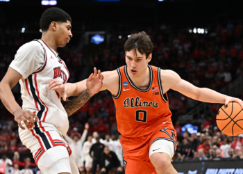David Mirkovic, who had 14 points and 10 rebounds, drives on Chris Cenac Jr. during Illinois 65-55 Sweet 16 win over Houston on March 26, 2026.