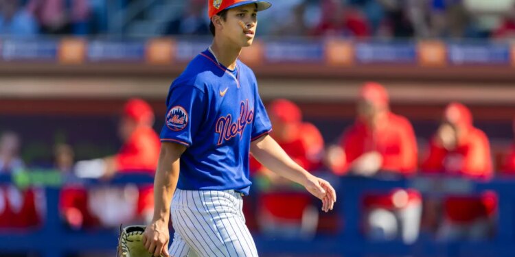 New York Mets Pitcher Jonah Tong (21) is pulled in the third inning against the St. Louis Cardinals during Spring Training at Clover Field, Wednesday, Feb. 25, 2026, in Port St. Lucie