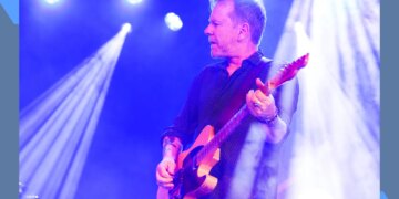 Kiefer Sutherland is going on a music tour. Get tickets today