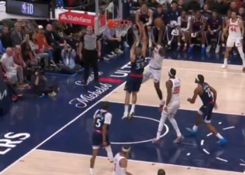 Mohamed Diawara dunks on Nic Batum during the Knicks-Clippers game on March 9, 2026.