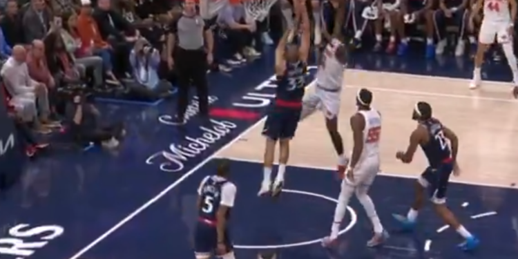 Mohamed Diawara dunks on Nic Batum during the Knicks-Clippers game on March 9, 2026.