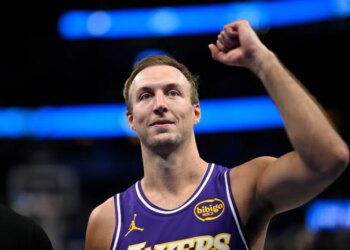 Lakers player Luke Kennard